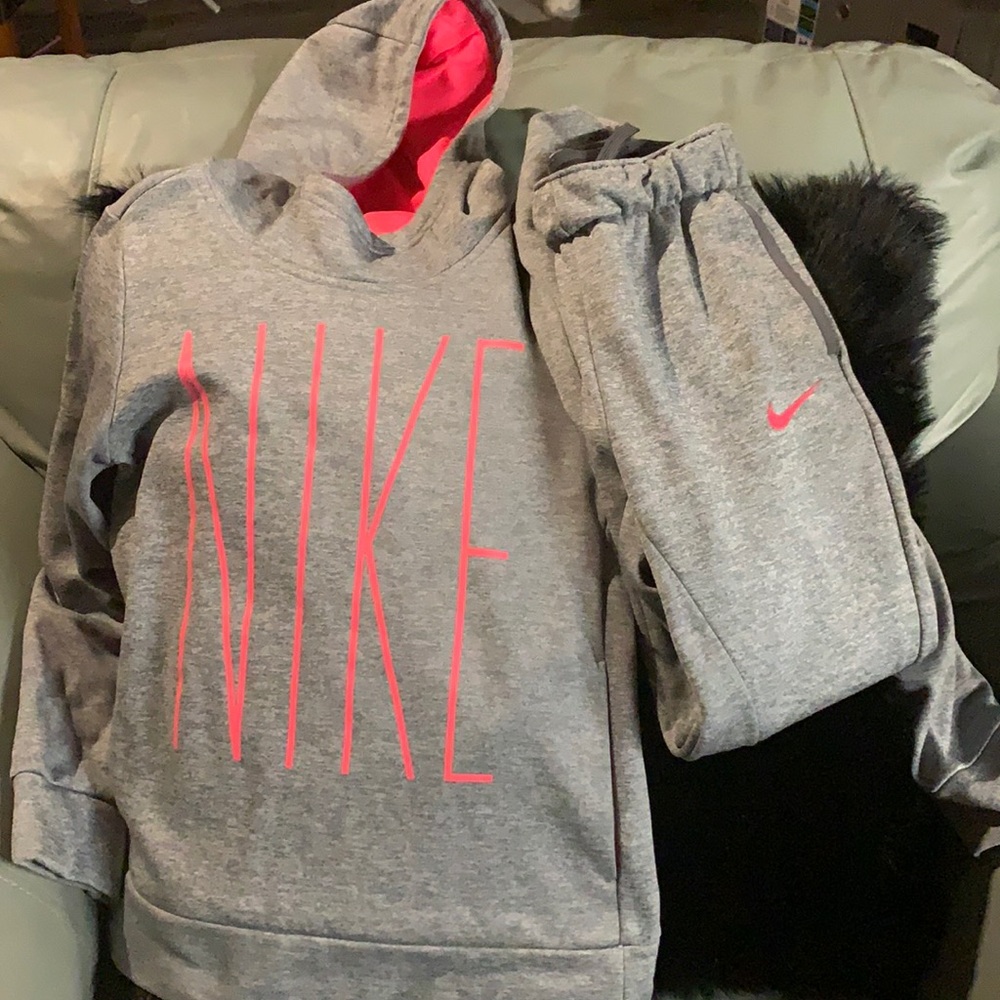 Girls Nike Jogging Set